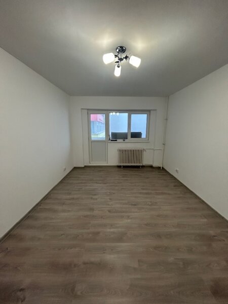 Rahova Ap 4 camere stradal 2 bai 2 balcoane bloc1979 20 de min piata Unirii