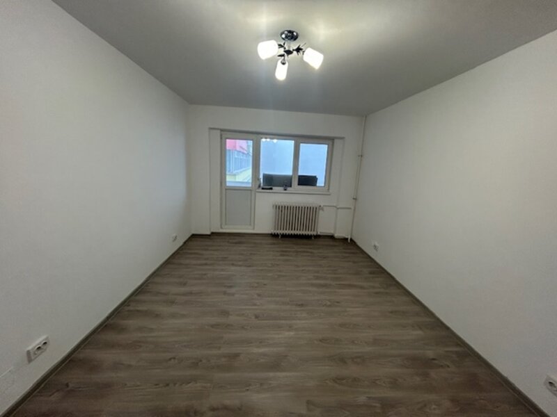 Rahova Ap 4 camere stradal 2 bai 2 balcoane bloc1979 20 de min piata Unirii