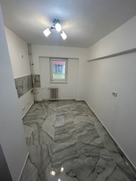 Rahova Ap 4 camere stradal 2 bai 2 balcoane bloc1979 20 de min piata Unirii