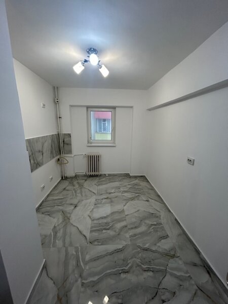 Rahova Ap 4 camere stradal 2 bai 2 balcoane bloc1979 20 de min piata Unirii