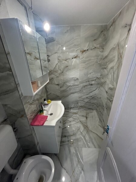 Rahova Ap 4 camere stradal 2 bai 2 balcoane bloc1979 20 de min piata Unirii