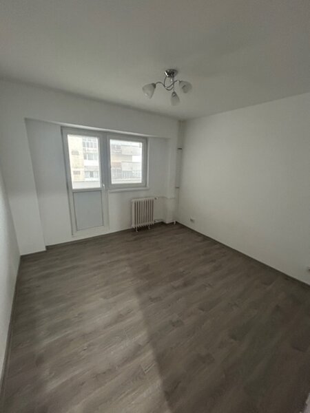 Rahova Ap 4 camere stradal 2 bai 2 balcoane bloc1979 20 de min piata Unirii